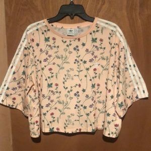 Cropped Adidas Flower shirt
